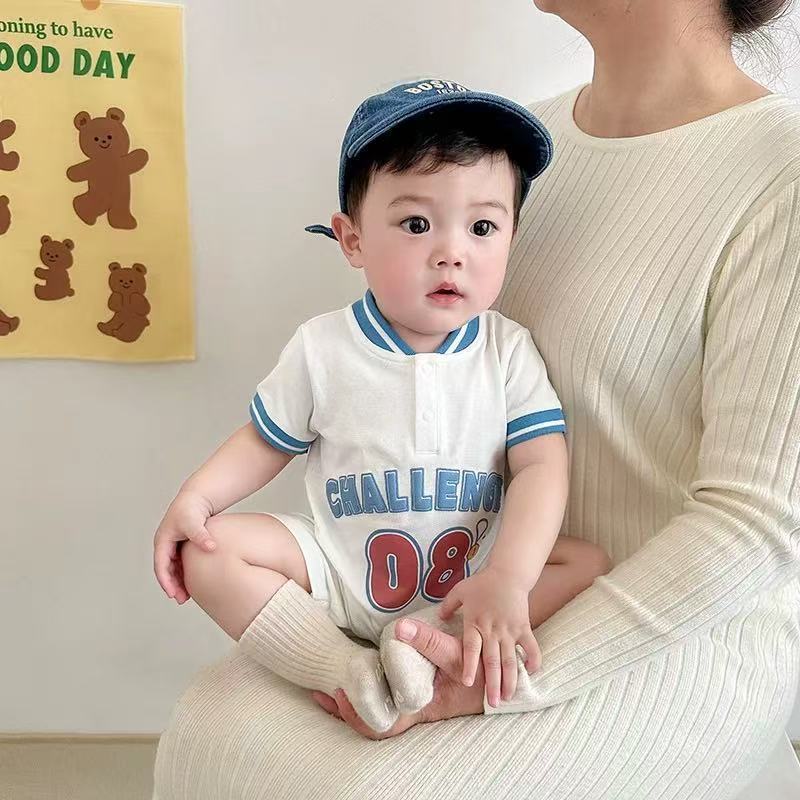 Newborn baby summer clothes, boys' basketball outfit, romper, lightweight short-sleeve bodysuit for summer, full month celebration, 100-day celebration, summer onesie