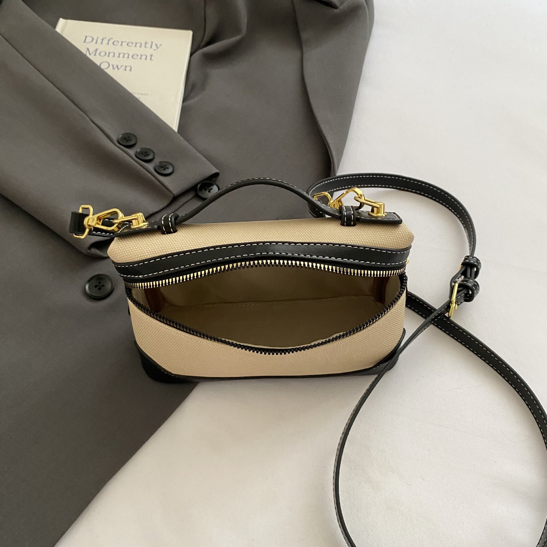 European and American retro fashion portable box small square bag women's 2024  new canvas contrasting color splicing messenger bag