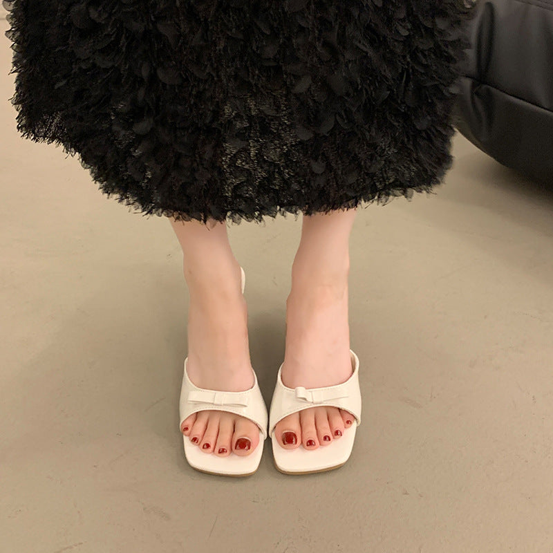 French high-heeled slippers for women, 2025 new summer collection, square toe stiletto heel thong sandals with bow detail, versatile and chic