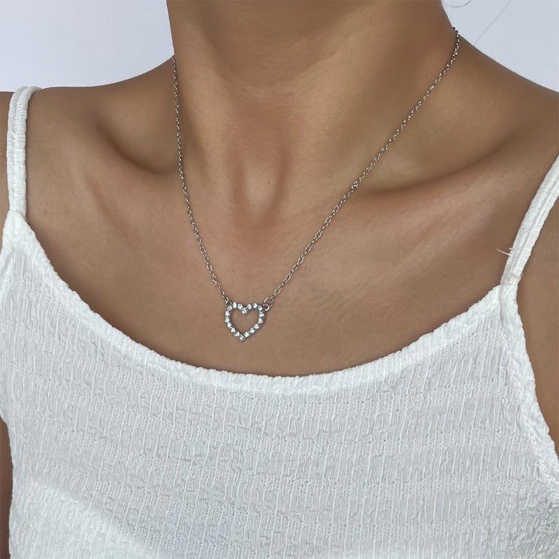 Wholesale alloy heart necklaces - european & american cross-border jewelry - versatile diamond-studded choker - women's water wave chain - high-end necklace