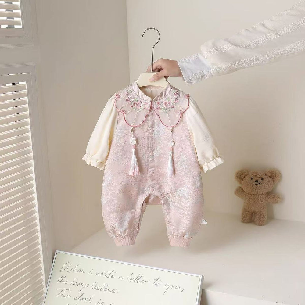 Spring clothing for infants and young children, one-piece baby clothes, national style, small age, 100-day baby clothes, baby's first birthday dress, new year's greetings clothes