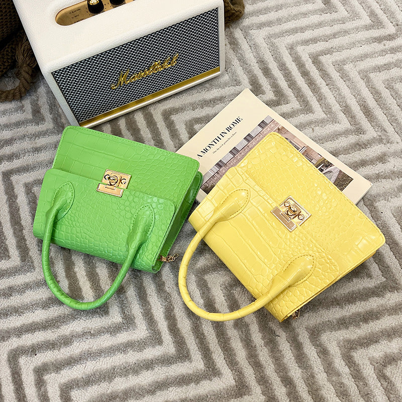 Fashion single portable ladies handbag  small bag women's mobile phone bag wholesale fashion versatile messenger bag