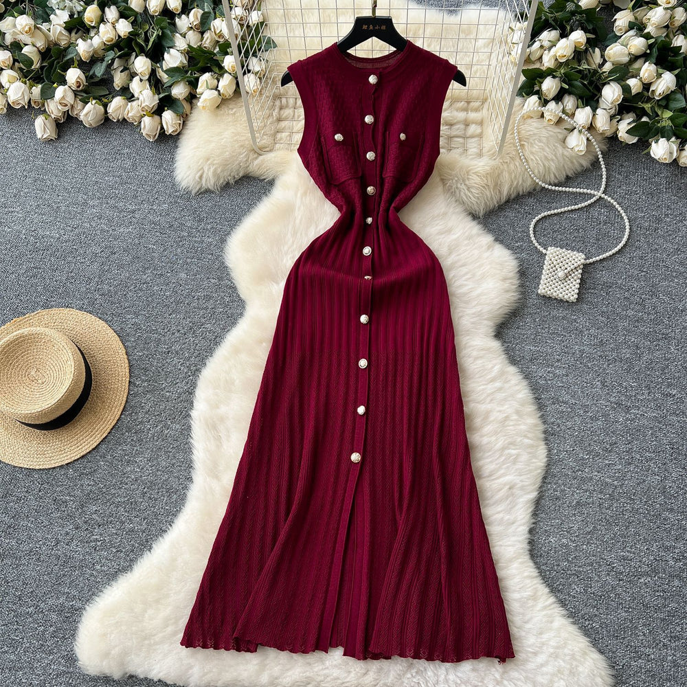 Chanel-inspired, high-end, round-neck, sleeveless, metal-buttoned, slim-fit, figure-flattering knit dress for women, new summer 2025 collection