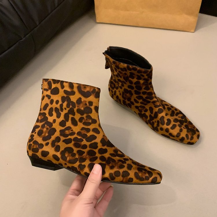 autumn new arrival: plus-size women's flat ankle boots for cross-border e-commerce. sizes 35-42 available. wholesale options and dropshipping services available for  and