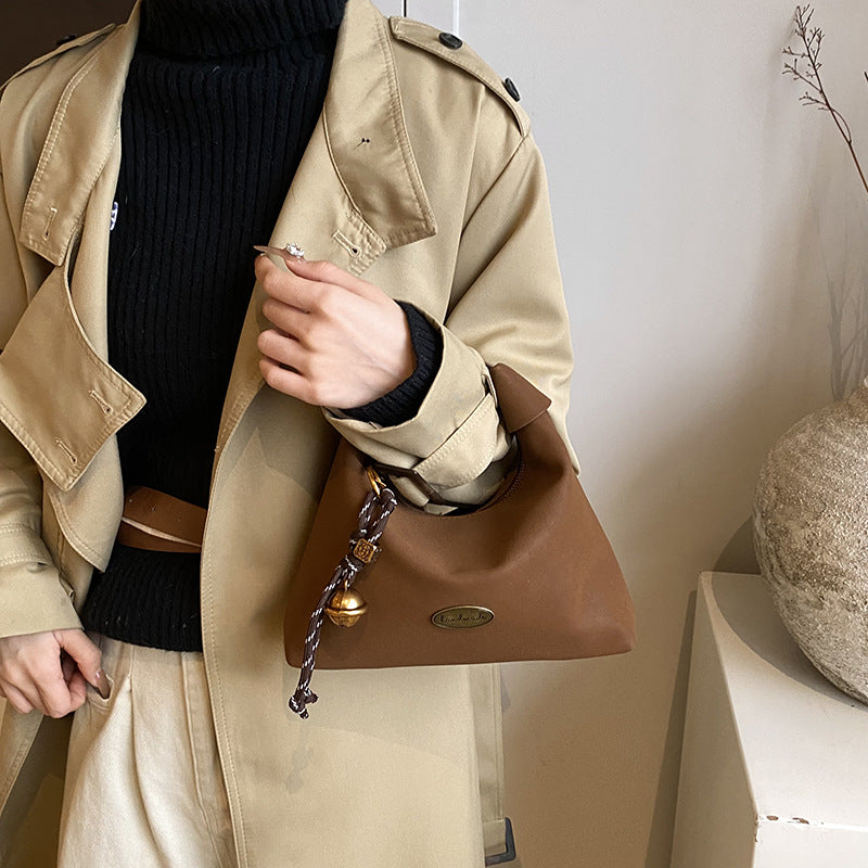 Retro fashion underarm bag women's 2025 winter new versatile tote bag texture handbag shoulder oblique span bag