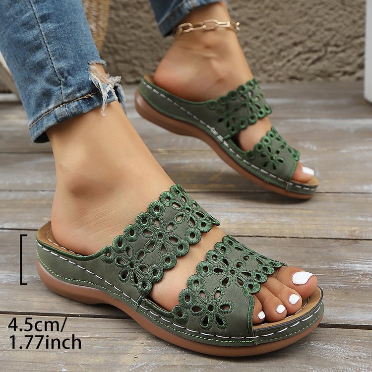 Southeast asia export plus size wedge heel platform slippers hollow out floral thong sandals women's cross-border retro summer slippers