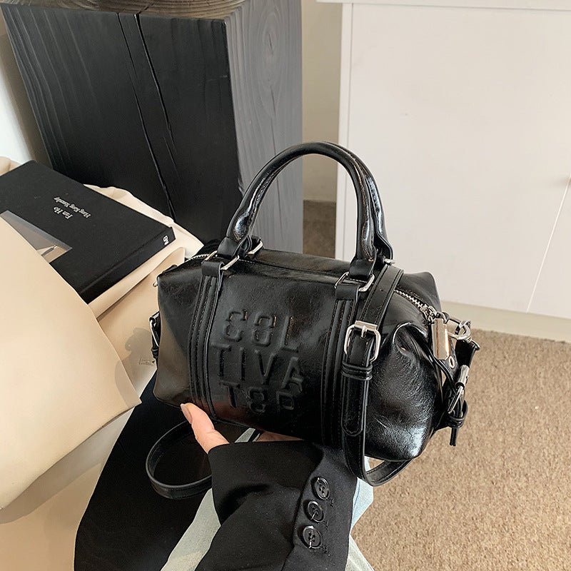 Cross-border simple casual handbag bag women's 2025 new versatile shoulder messenger bag fashionable commuter pillow bag