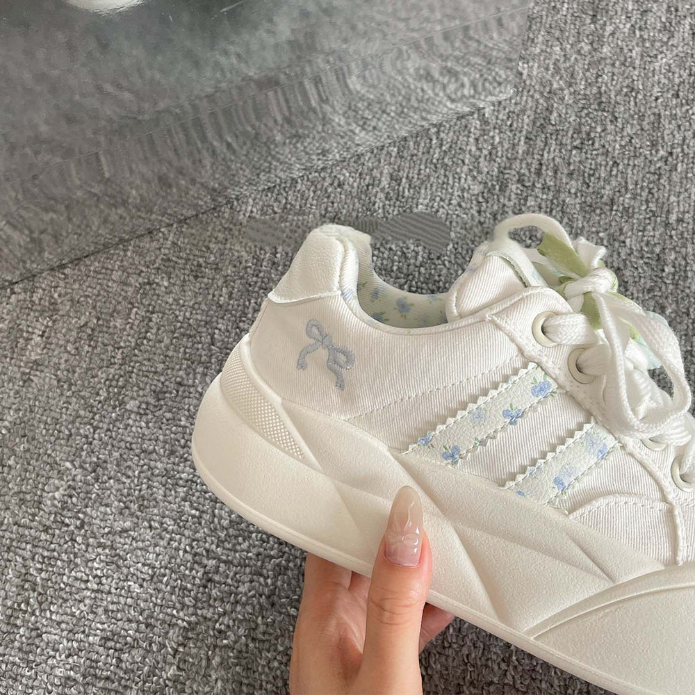 Trending spring/autumn casual sneakers for women - 2026 new thick-soled white shoes, versatile bread shoes perfect for pairing with skirts