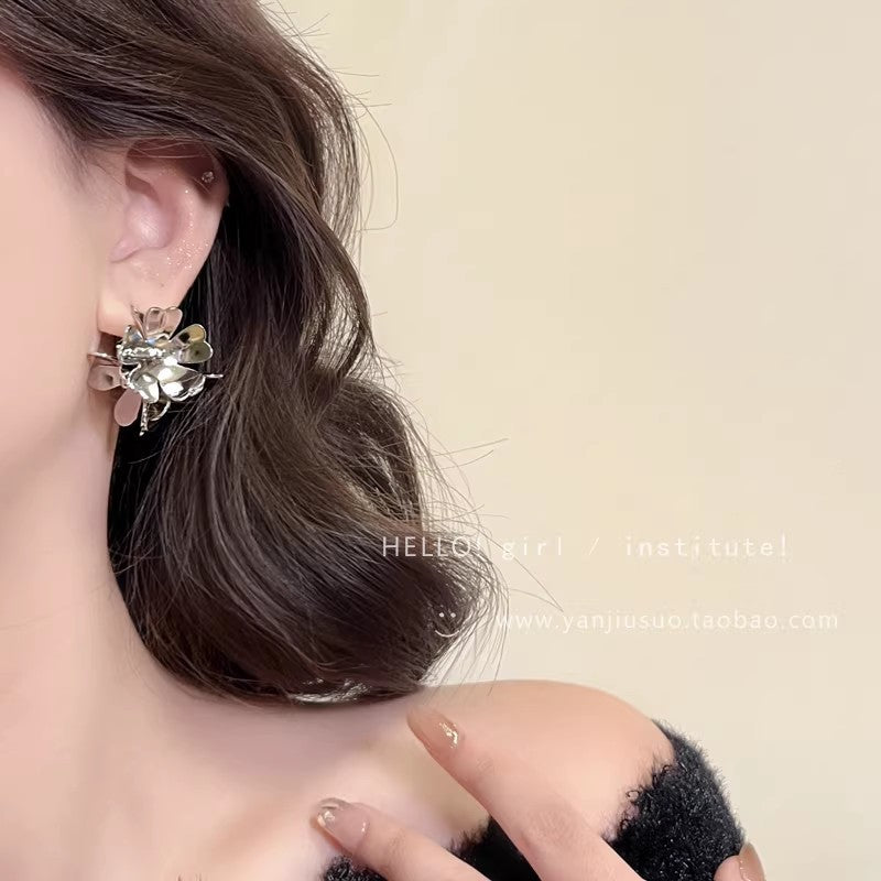 Sense of design silver flower earrings for women springaccessible luxuryclassy beautiful earrings unique elegantwork clothing earrings