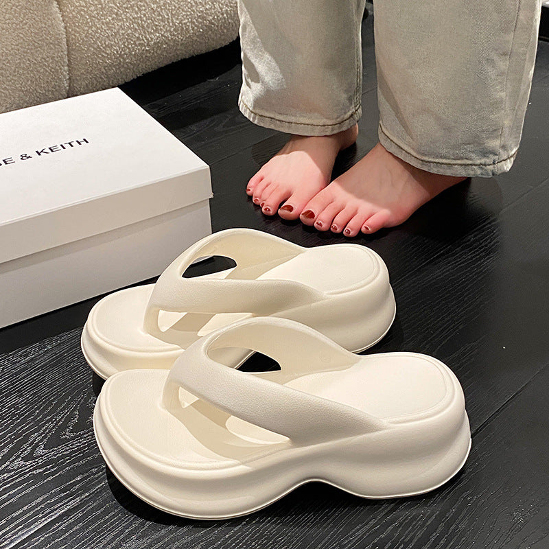 Women's flip-flops, low heel 4cm, summer outdoor beach seaside 2025 new flip-flops for women, popular on the internet