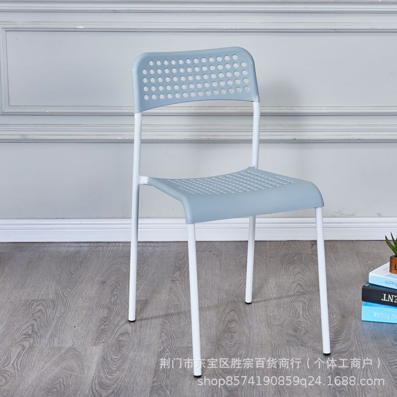 Modern minimalist plastic chair with backrest, portable and stackable dining chair for food stalls, hollow-out design for office reception and negotiation