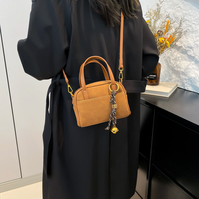 Retro niche large-capacity bag women's winter 2025 new simple underarm bag versatile large-capacity tote bag