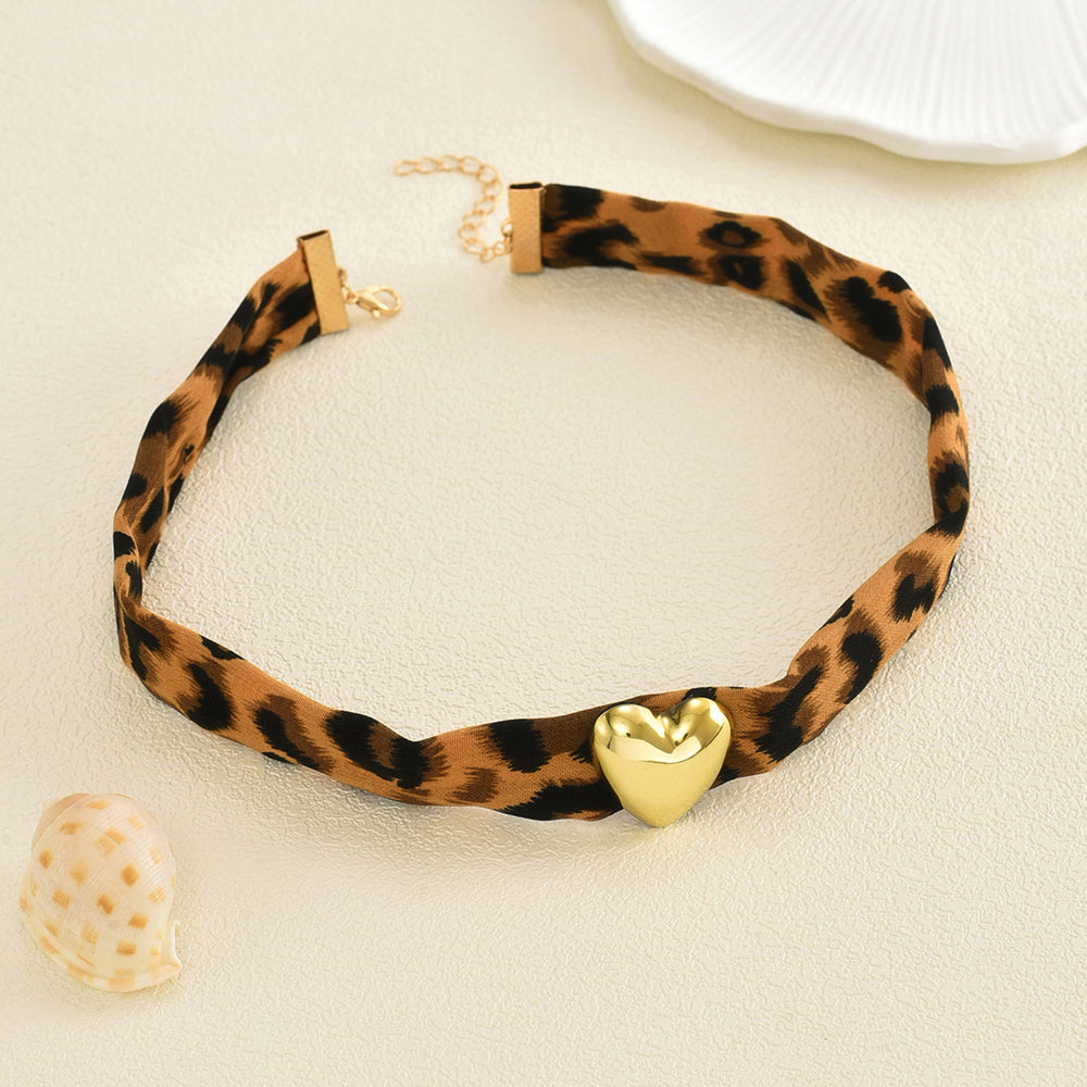 Leopard print love necklace wholesale european and american cross-border niche trendy jewelry hip-hop style star heart choker necklace
