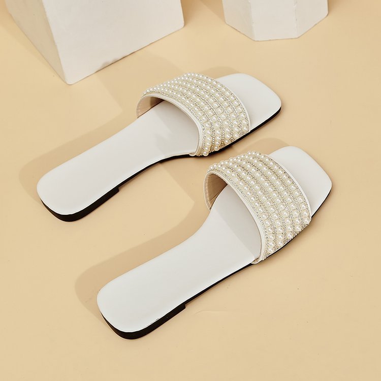 Slippers Foreign trade large size flat bottom slippers women's new fashion square head pearl word casual, beach sandals