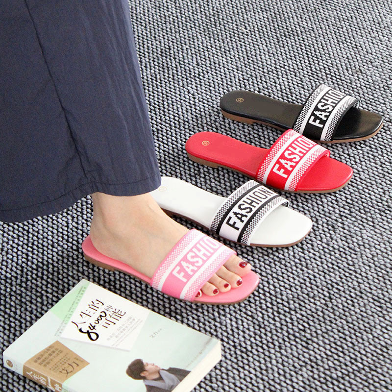 Foreign trade factory direct sales Ladies slippers Fashion embroidered letters with flat bottom cool slippers Ladies slippers