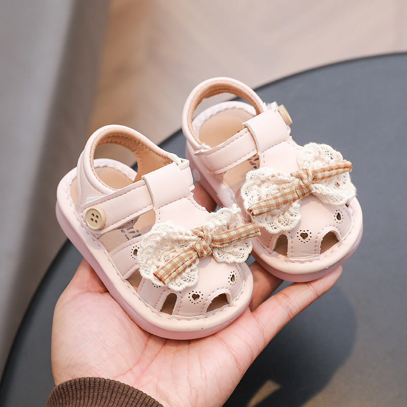 Summer new arrivals: one-year-old baby girl's squeaky sandals - princess-style soft sole closed-toe first walker shoes