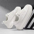 Men's spring/autumn breathable lightweight soft sole white sneakers, men's casual shoes, versatile thick-soled platform sneakers, men's trendy shoes