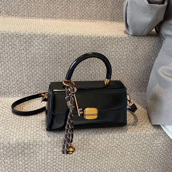 Premium retro underarm small square bag 2025 autumn and winter new fashionable versatile tofu bag women's shoulder messenger bag