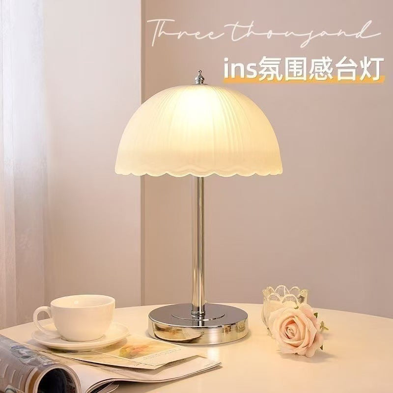 Romantic bedside table lamp for bedrooms, princess-style, minimalist, and subtly luxurious. perfect as a night light or wedding gift. wholesale options available