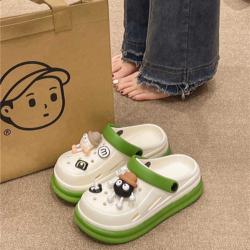 Cartoon cute crocs women's summer student indoor and outdoor wear shit-feeling thick soleheight-increasing non-slip toe cap sandals