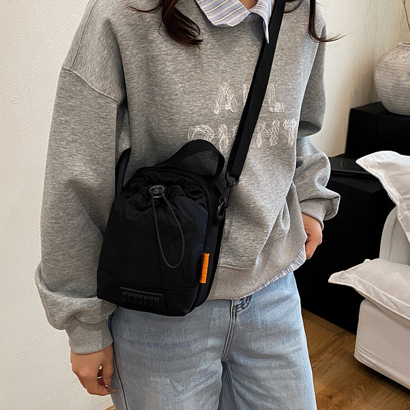 Pump with kettle bag 2025 Korean version solid color shoulder bag multi-function light commuter mobile phone bag casual messenger bag women
