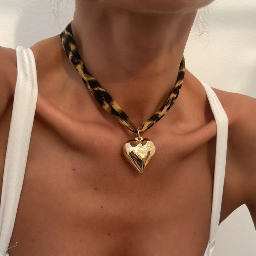Wholesale heart necklaces - european & american cross-border trendy statement leopard print jewelry - unique design sweet & cool girl charms