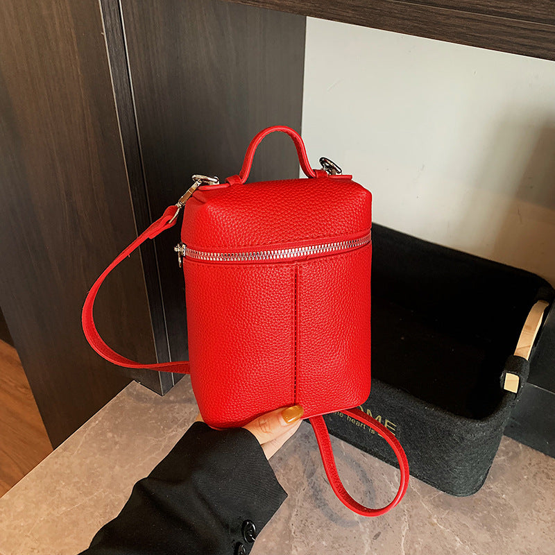 Exquisite mini bag women's 2025 new fashion versatile messenger bag summer popular mobile phone bag small bag