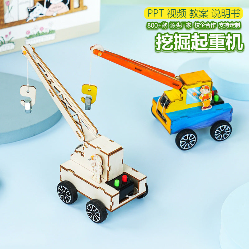 Remote control crane technology small production wooden handmade DIY splicing primary school students small invention STEAM educational teaching aids