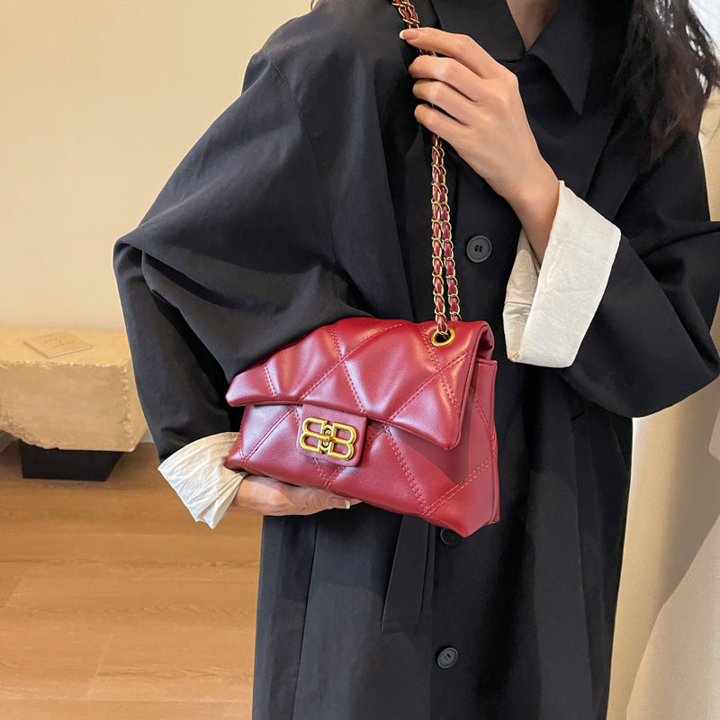 Rhombus Xiaoxiangfeng bag women's 2025 new retro chain bag, shoulder messenger bag, leather texture small square bag