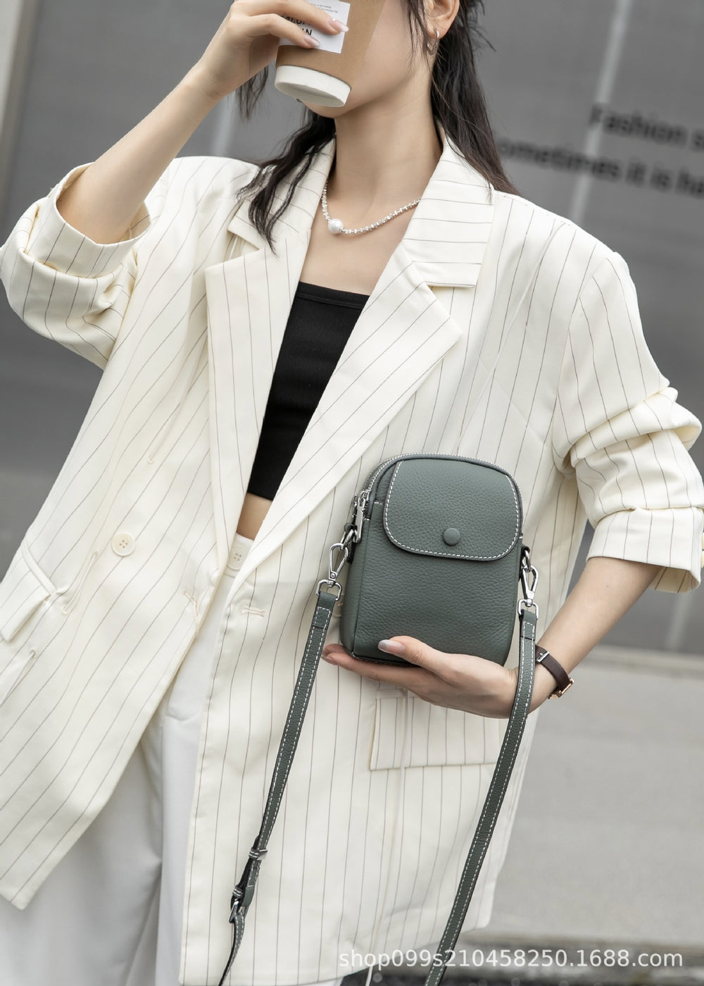 Women's crossbody phone bag - 2024 new style, chic and trendy small bag, fashionable, minimalist, casual, versatile, genuine leather cowhide shoulder bag