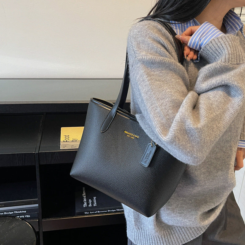 Minimalist solid color shoulder bag for women - new autumn 2025 collection, high-end versatile style, bestselling tote bag with premium texture