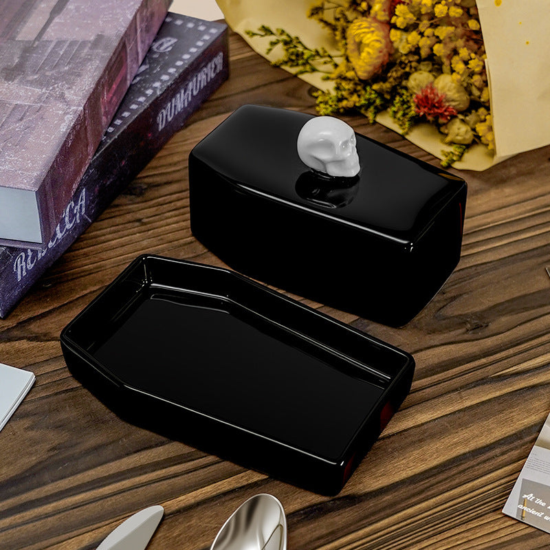Personalized creative ceramic butter dish, european-style tableware with lid, butter dish for desserts and sweets, square ceramic plate