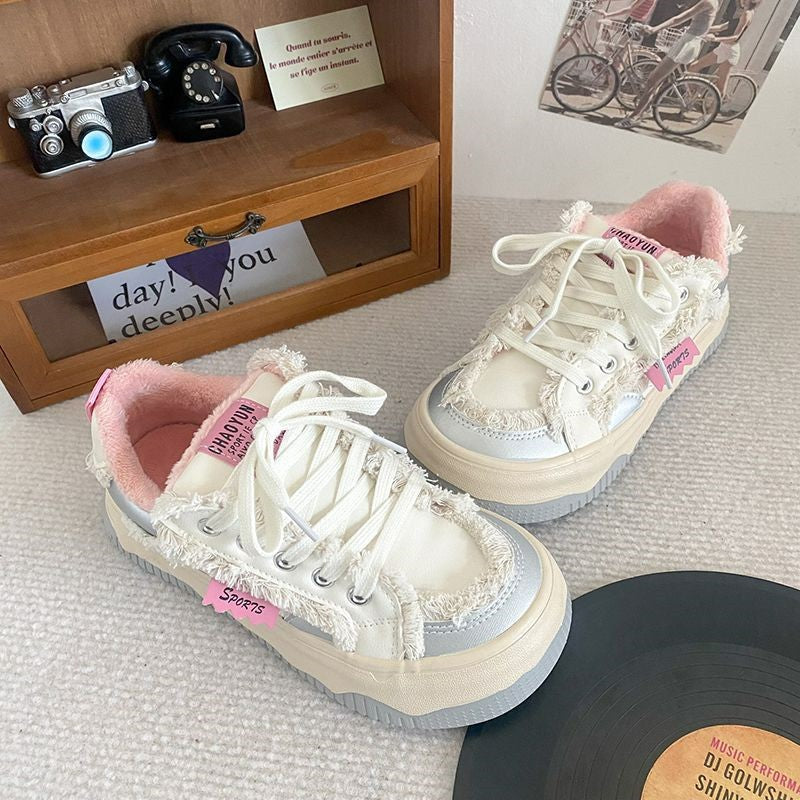Cute white shoes chinese fashion cat ugly cute big toe shoes women 2026 winter thick sole student sports casual shoes color matching