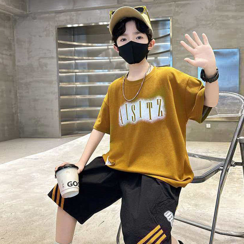 Boys' summer  new stylish outfit: trendy short-sleeve and shorts two-piece set - lightweight summer wear for babies and kids