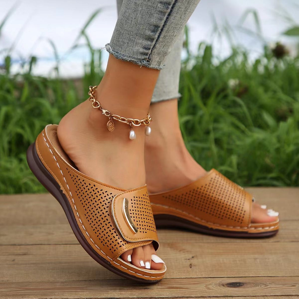 2023  new European and American large-size casual round head composite buckle PU leather one-character wedge slippers women