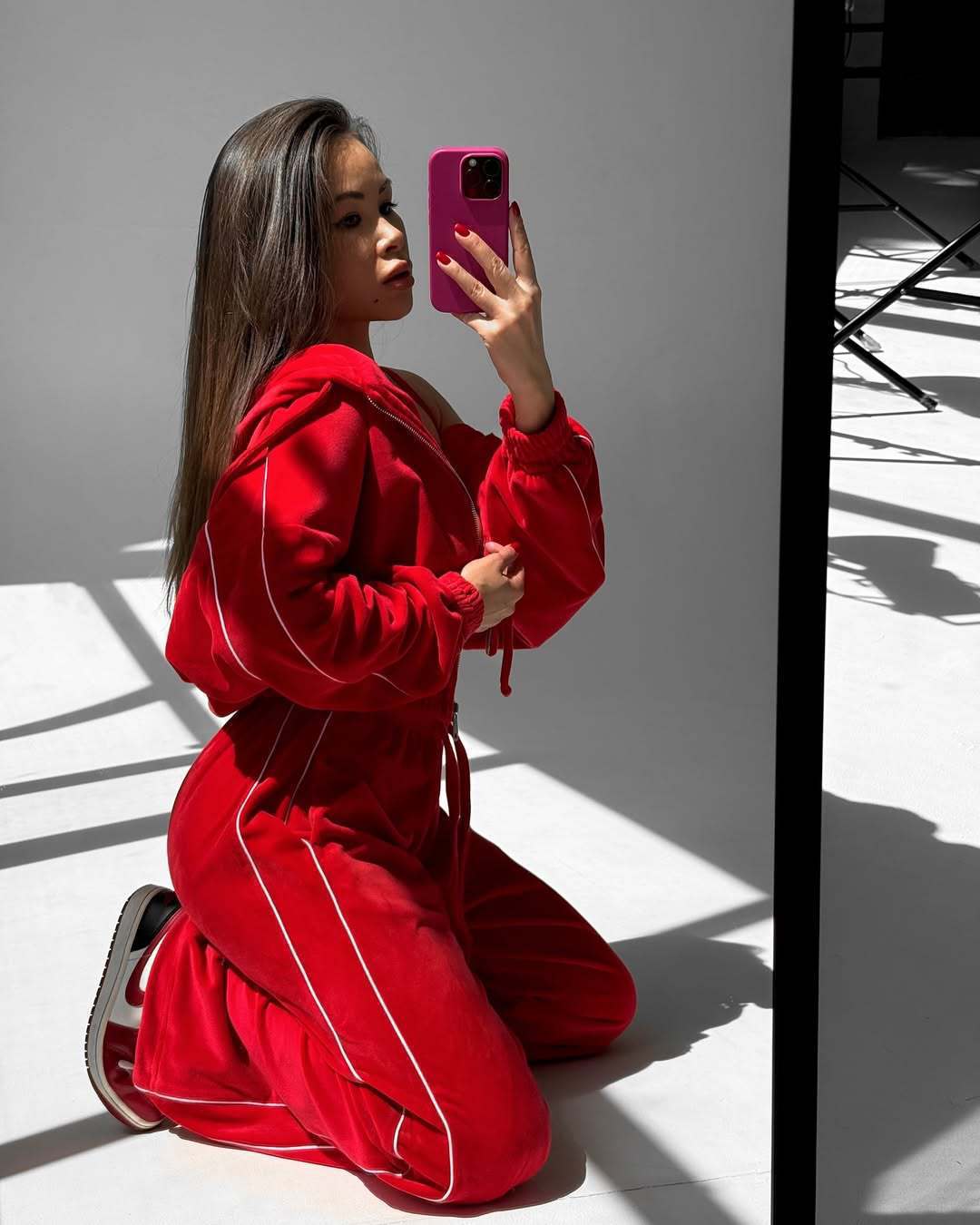 Europe, America, 's new velvet sports suit, bar-striped hooded cardigan, jacket, lace-up wide-leg pants, two-piece set for women