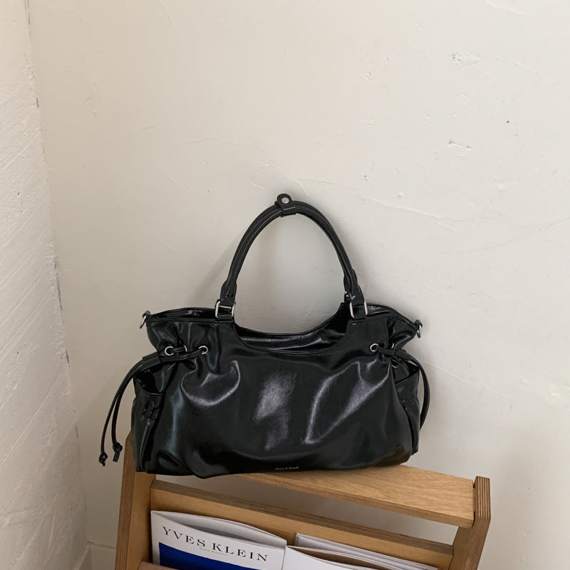 hot-selling fashion tote bag, large capacity women's 2026 new style casual commuter handbag, shoulder bag, underarm bag, trendy