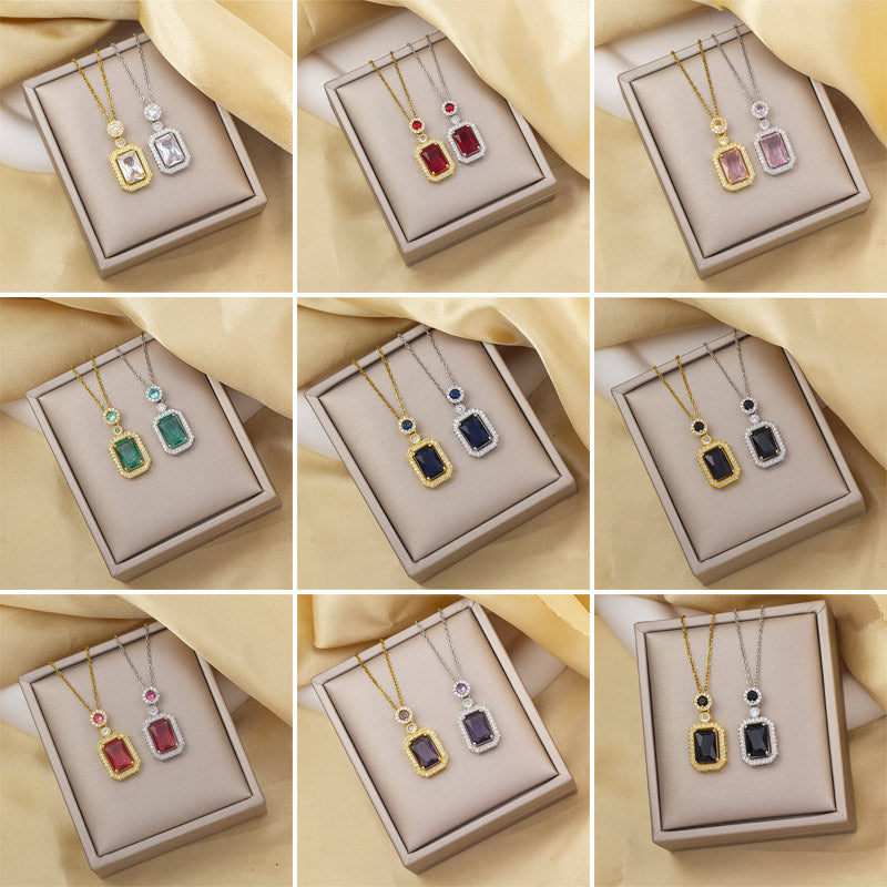 Necklace for women, simple and fashionable, electroplated titanium steel pendant, niche design, accessible luxury, high-end, accessible luxury style, golden clavicle chain