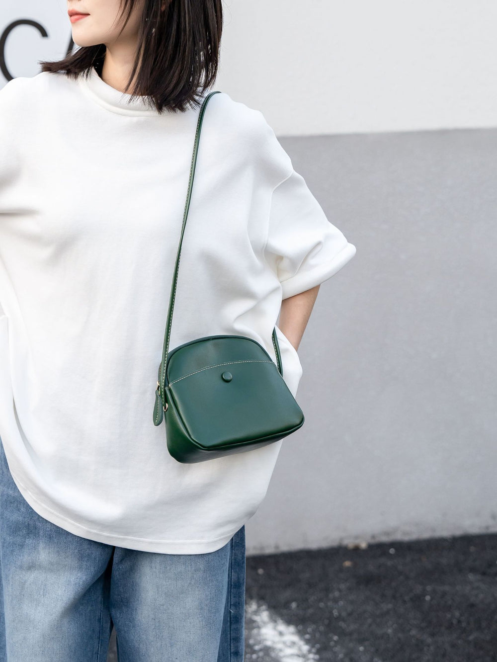 Spring/summer 2025 new women's phone bag: genuine leather soft bag, lightweight casual crossbody bag, fashionable versatile shoulder bag