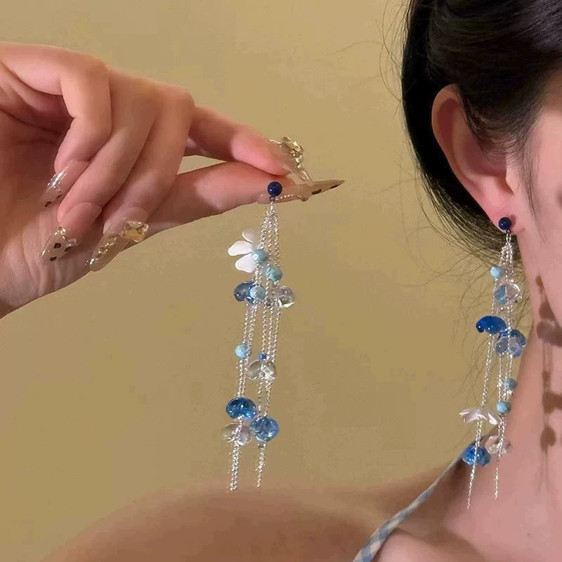 Spring break style white floral earrings - unique dopamine studs, niche design, versatile earrings