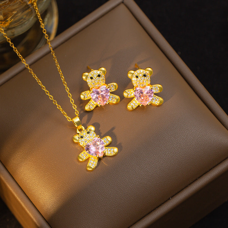 European and american style, full diamond bear necklace for women. copper plated with micro-paved cubic zirconia, cute and sweet style, titanium steel clavicle chain pendant