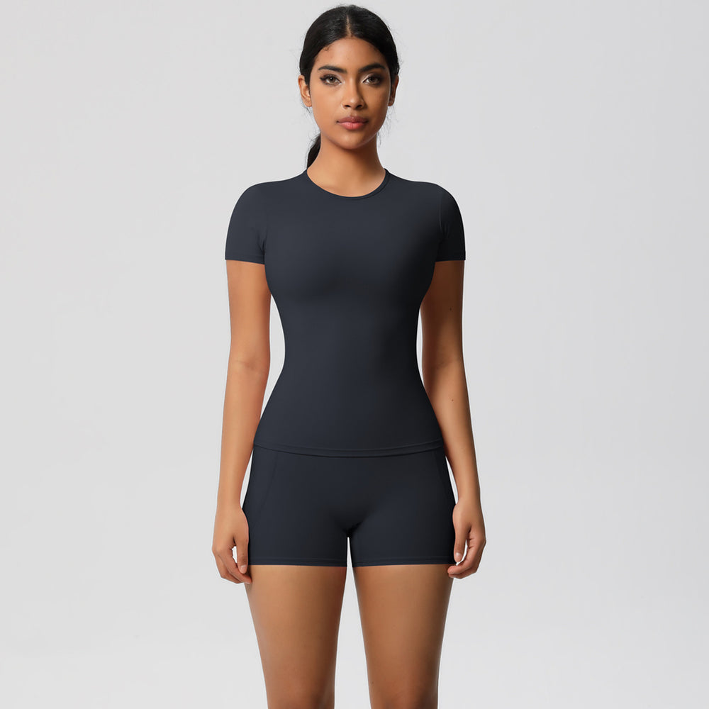 European and american style fleece-lined quick-dry short-sleeve yoga set with pocketed shorts for outdoor running and fitness