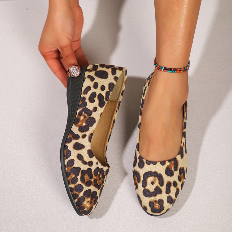 spring/autumn new arrivals: plus-size chunky sole women's flats for cross-border e-commerce. sizes 35-43 available. wholesale options available. dropshipping to  and