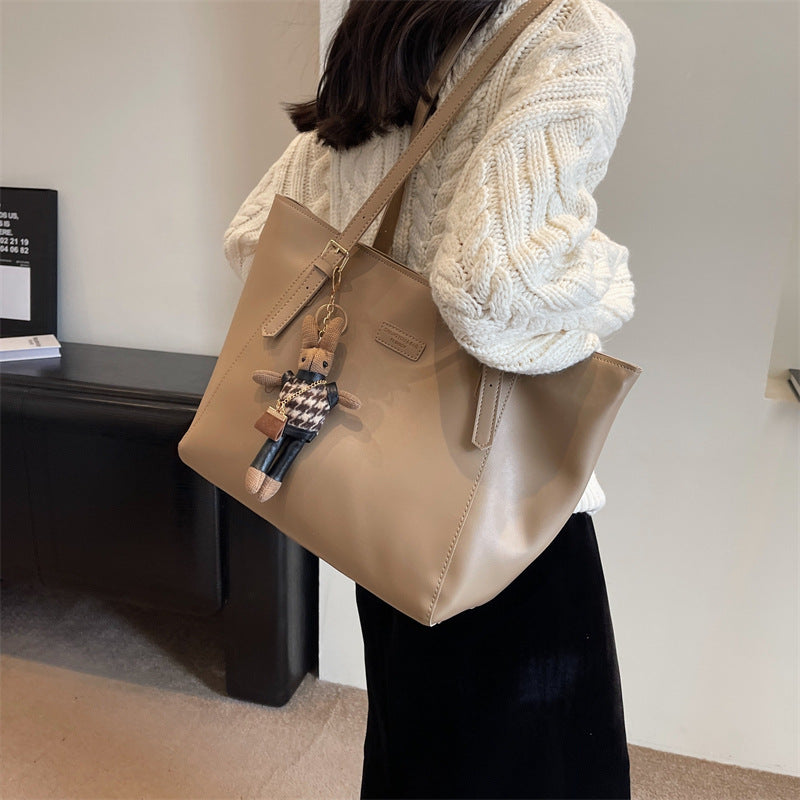 Cross-border large-capacity bags, women's autumn and winter versatile 2025 new shoulder bag, college student class bag, commuter tote bag