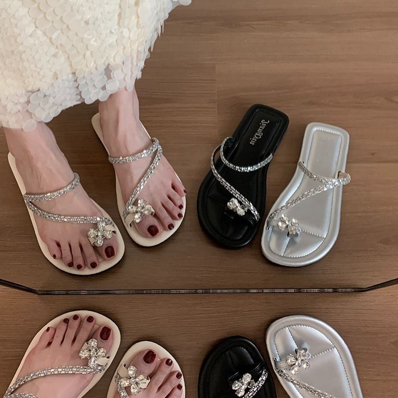 Versatile french-style flat sandals: 2024 new soft-soled summer collection - perfect for dresses, rhinestone accents, and beach days