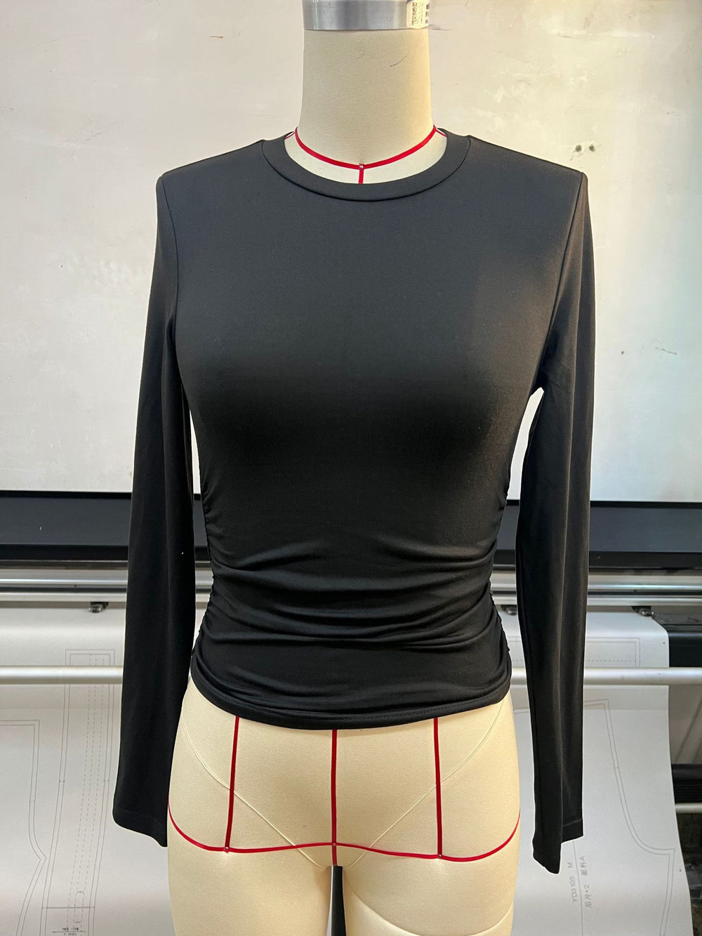 2025 european and american autumn/winter new arrivals: amazon cross-border round neck long sleeve t-shirt, slim fit solid color base layer top for women