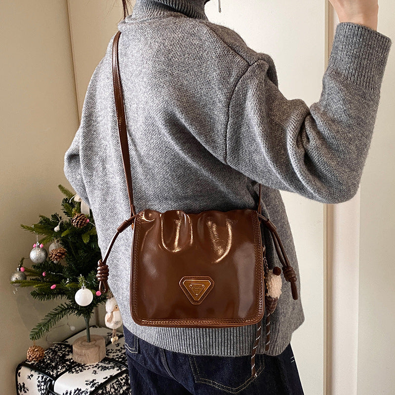 Bag messenger bag women's 2025 new bag winter light luxury niche high-end fashion shoulder bag