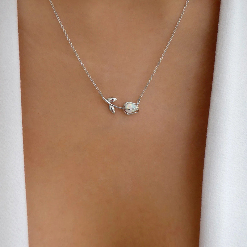 Wholesale diamond-encrusted choker necklace - european & american cross-border jewelry, minimalist versatile alloy flower pendant necklace for women, sweater chain