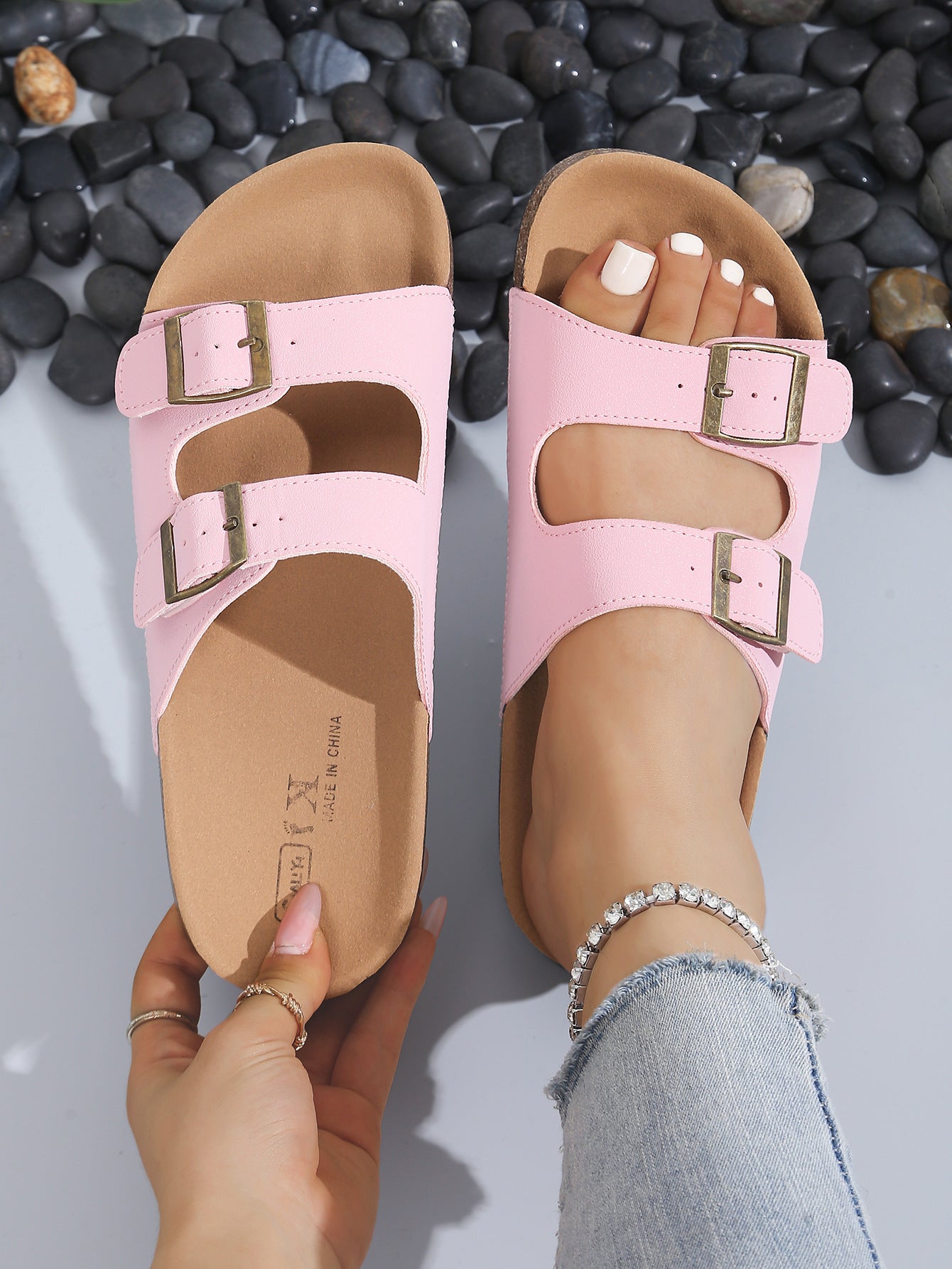 2025 summer new belt buckle platform slippers women wear open-toe one-word drag fashion casual sandals wholesale