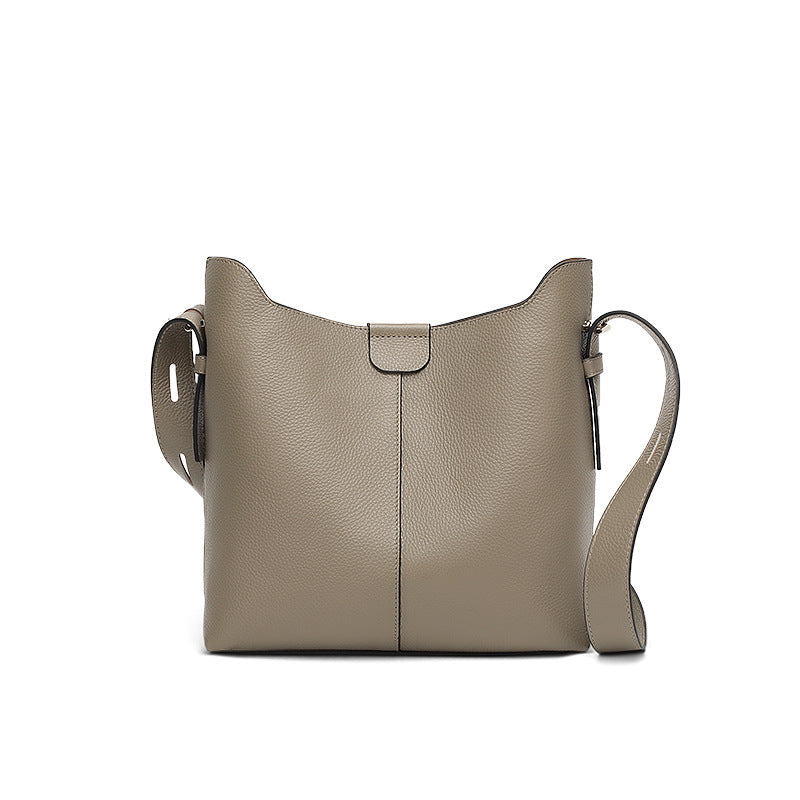Soft leather bucket bag women's 2025 new autumn commuter versatile cowhide shoulder bag large-capacity casual women's bag